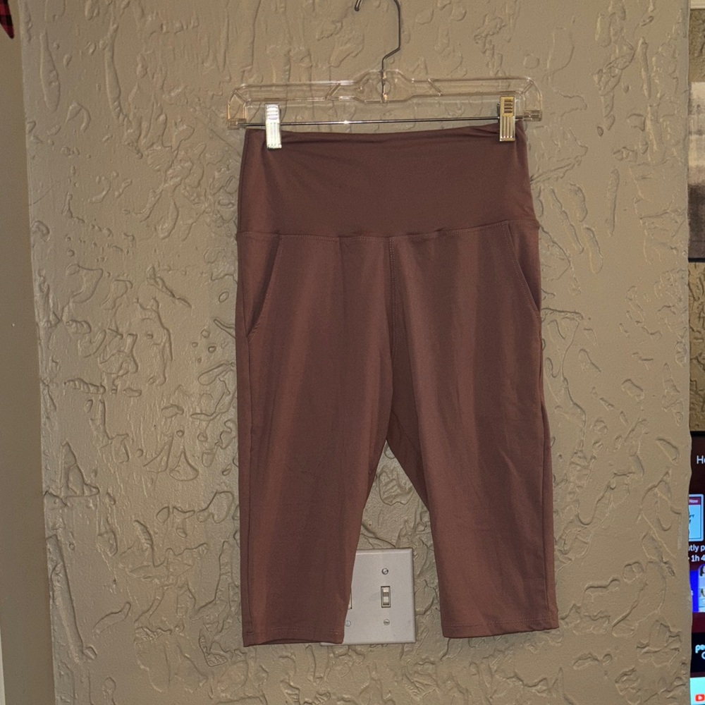 High-Waisted Crop Leggings
